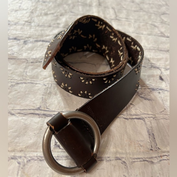 AEROPOSTALE BROWN LEATHER FLORAL STITCHED BOHO HIPPIE VIBE BELT - Picture 1 of 10